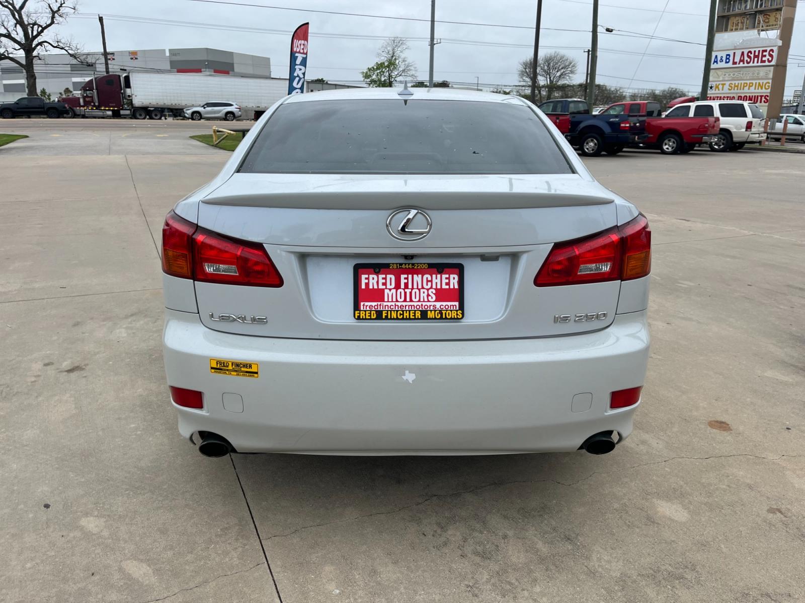 2008 white /TAN Lexus IS IS 250 6-Speed Manual (JTHBK262285) with an 2.5L V6 24V DOHC engine, 6-Speed Manual Overdrive transmission, located at 14700 Tomball Parkway 249, Houston, TX, 77086, (281) 444-2200, 29.928619, -95.504074 - Photo #5